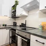 Goblin With Free Private Parking Apartmán