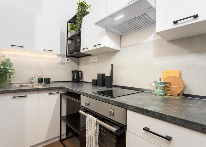 Goblin With Free Private Parking Apartment